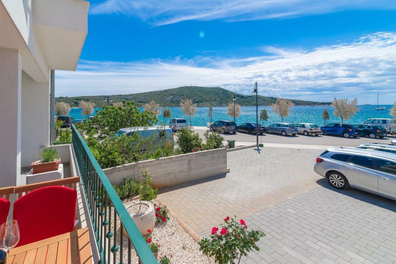 Beachfront Apartments Villa Sisa Primošten Zewnętrze zdjęcie