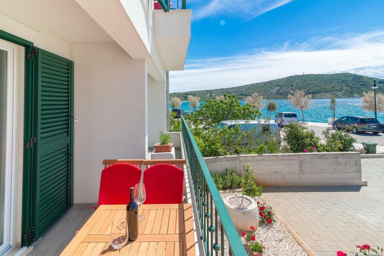 Beachfront Apartments Villa Sisa Primošten Zewnętrze zdjęcie