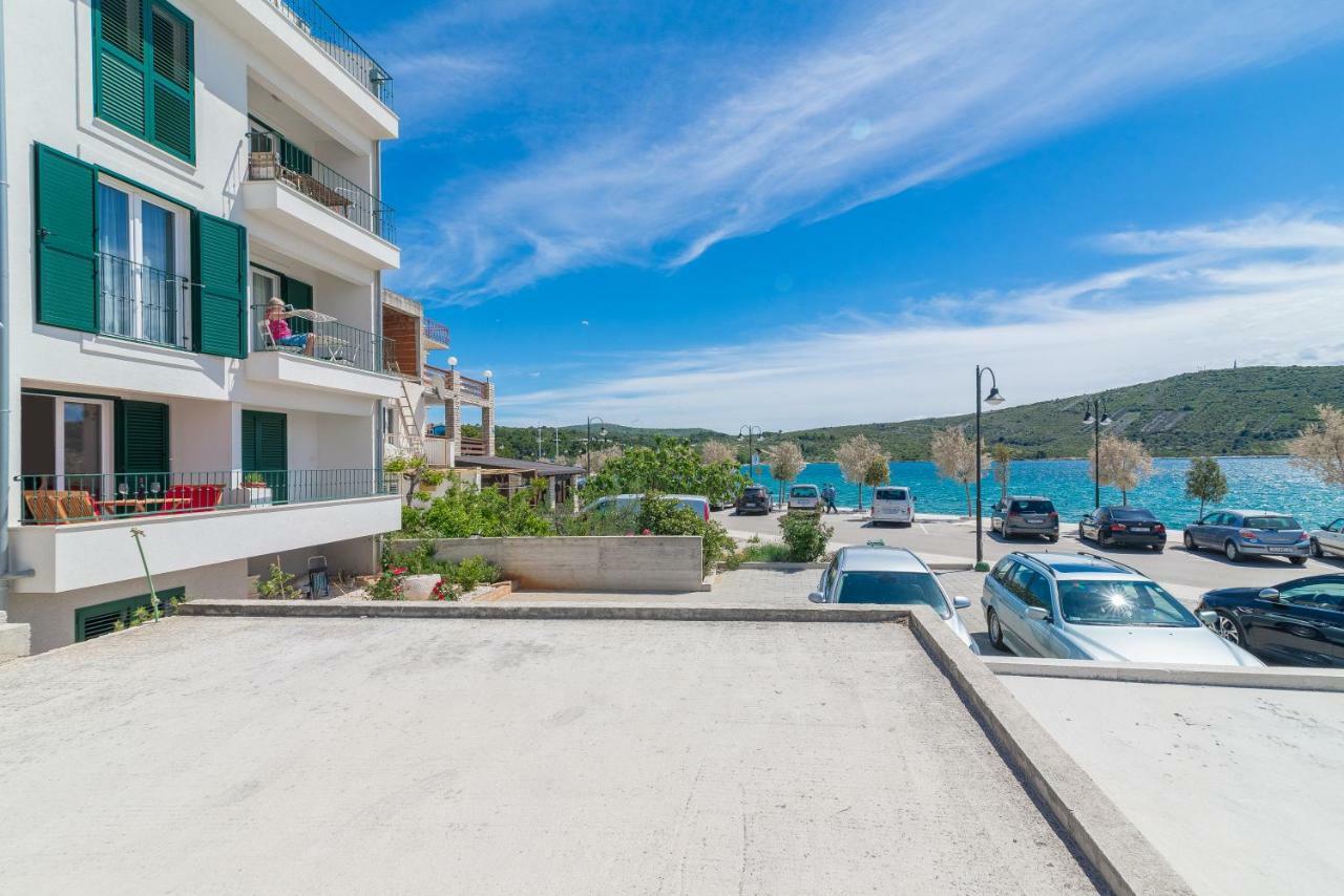 Beachfront Apartments Villa Sisa Primošten Zewnętrze zdjęcie