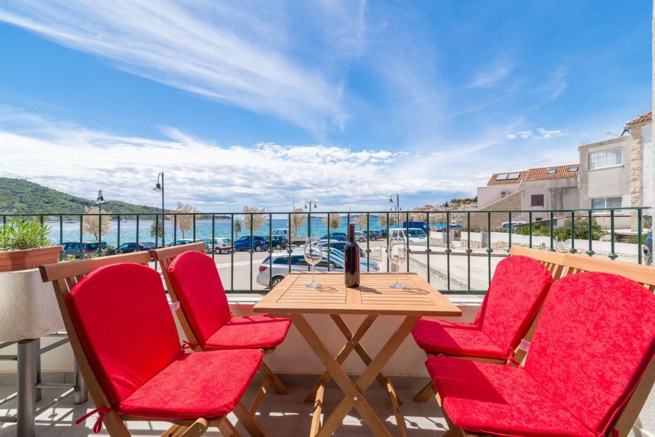 Beachfront Apartments Villa Sisa Primošten Zewnętrze zdjęcie